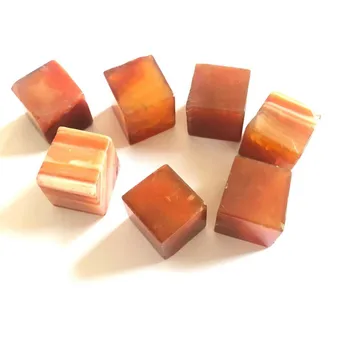 Естествен червен ахат Crystal Падащи Камъни Полирани Куб Камък Изцеление Чакра на Рейки Камък В Подарък