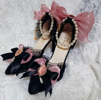 Сватбени обувки в стил Лолита 